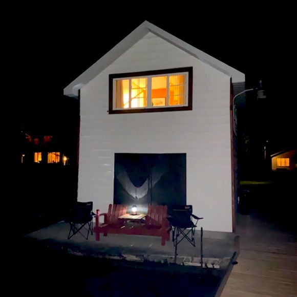 Meet your Posher, Caro - Picture 1 of 1